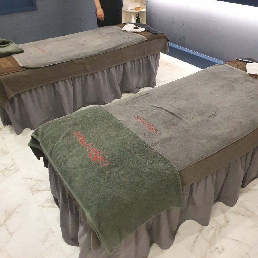 수원 [더풋샵 광교호수점] 에서 함께 근무하실 성실한 카운터 실장님, 마사지관리사 모집합니다.ㅣ수원 마사지구인 광교 마사지구인ㅣ테라피닷컴 #3